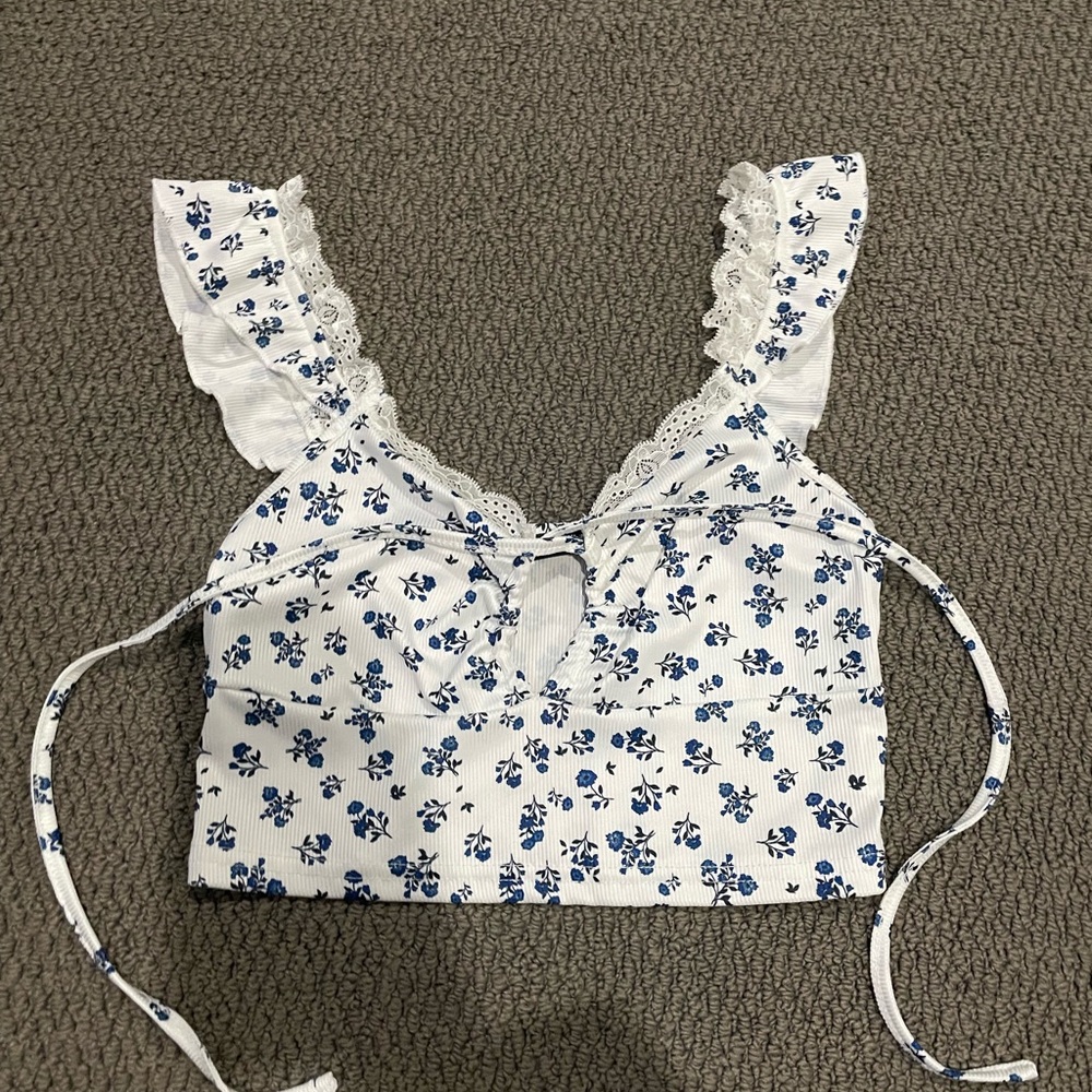 Dainty floral crop tank